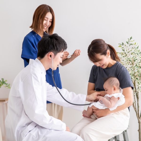 福島県外で里帰り出産するあなたへ!赤ちゃんの予防接種を里帰り先で受ける場合は、早めの行動がカギの画像